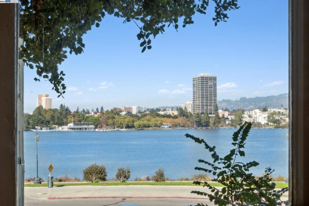 LAKE MERRITT - Residential Income