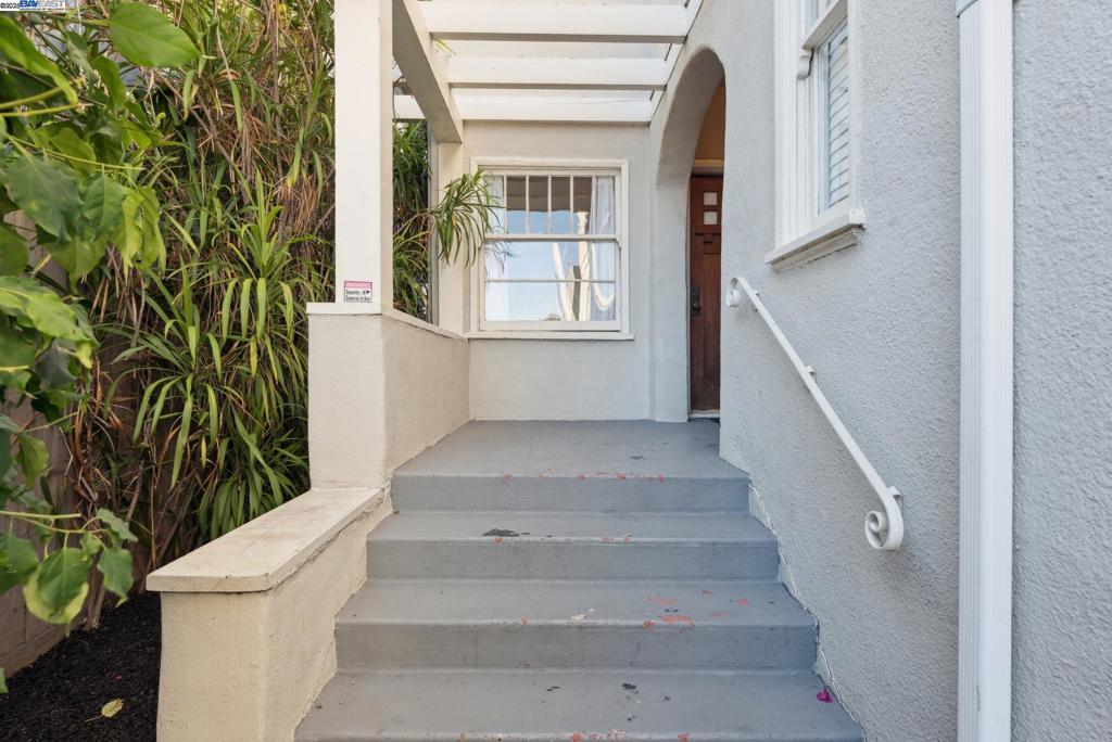 LAKE MERRITT - Residential Income