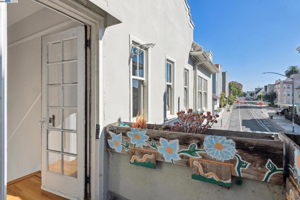 LAKE MERRITT - Residential Income