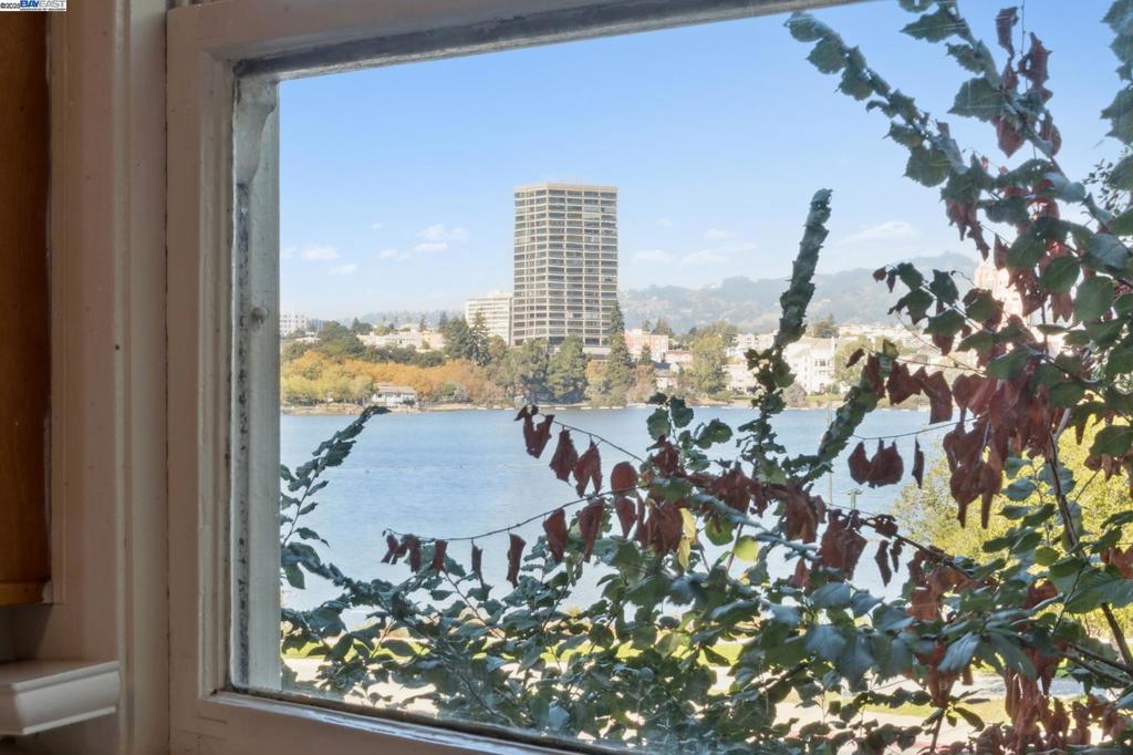 LAKE MERRITT - Residential Income