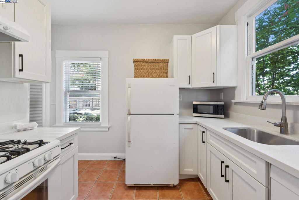 LAKE MERRITT - Residential Income