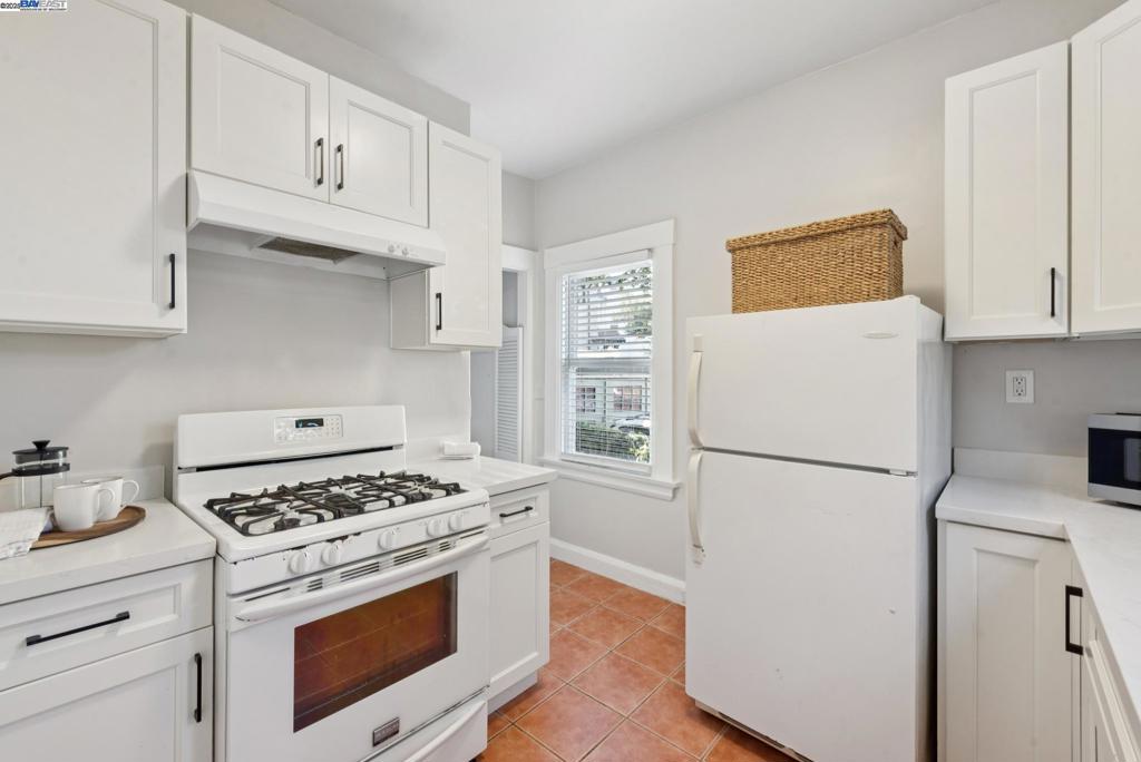 LAKE MERRITT - Residential Income