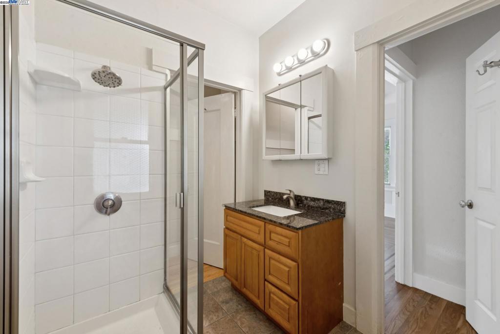 LAKE MERRITT - Residential Income