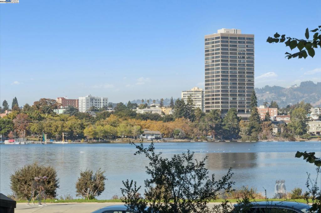 LAKE MERRITT - Residential Income