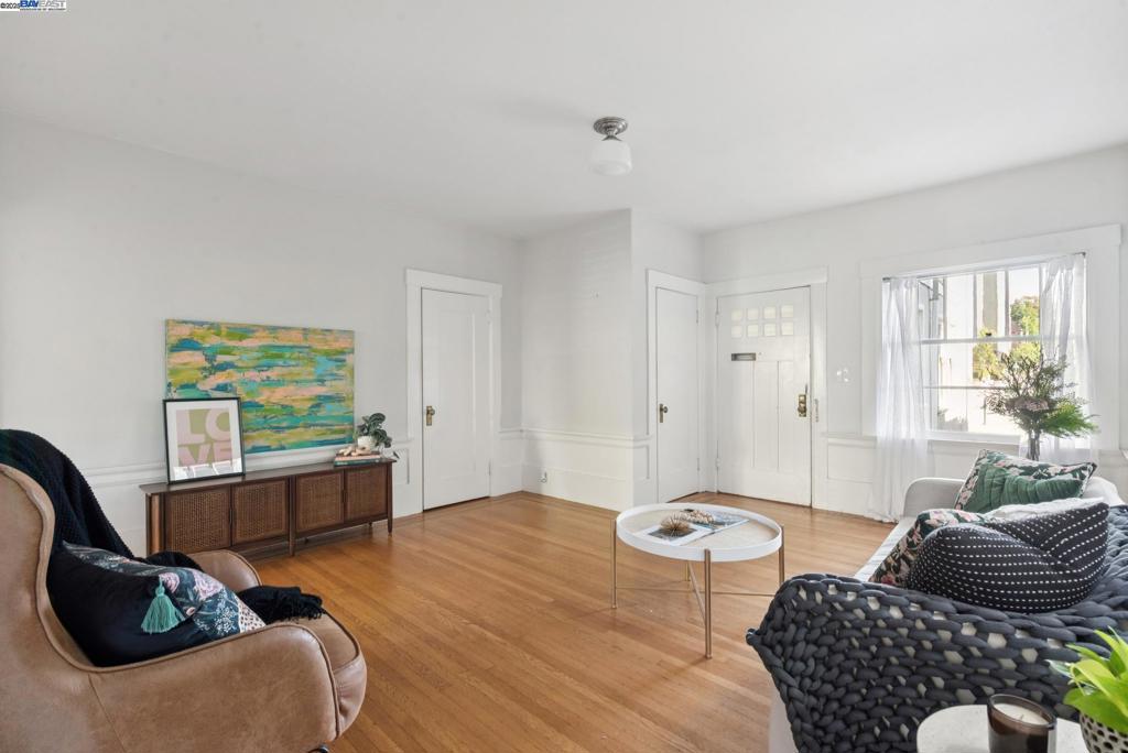 LAKE MERRITT - Residential Income
