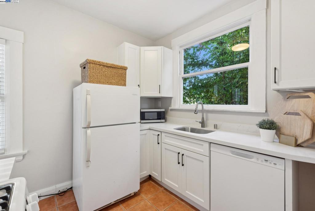 LAKE MERRITT - Residential Income