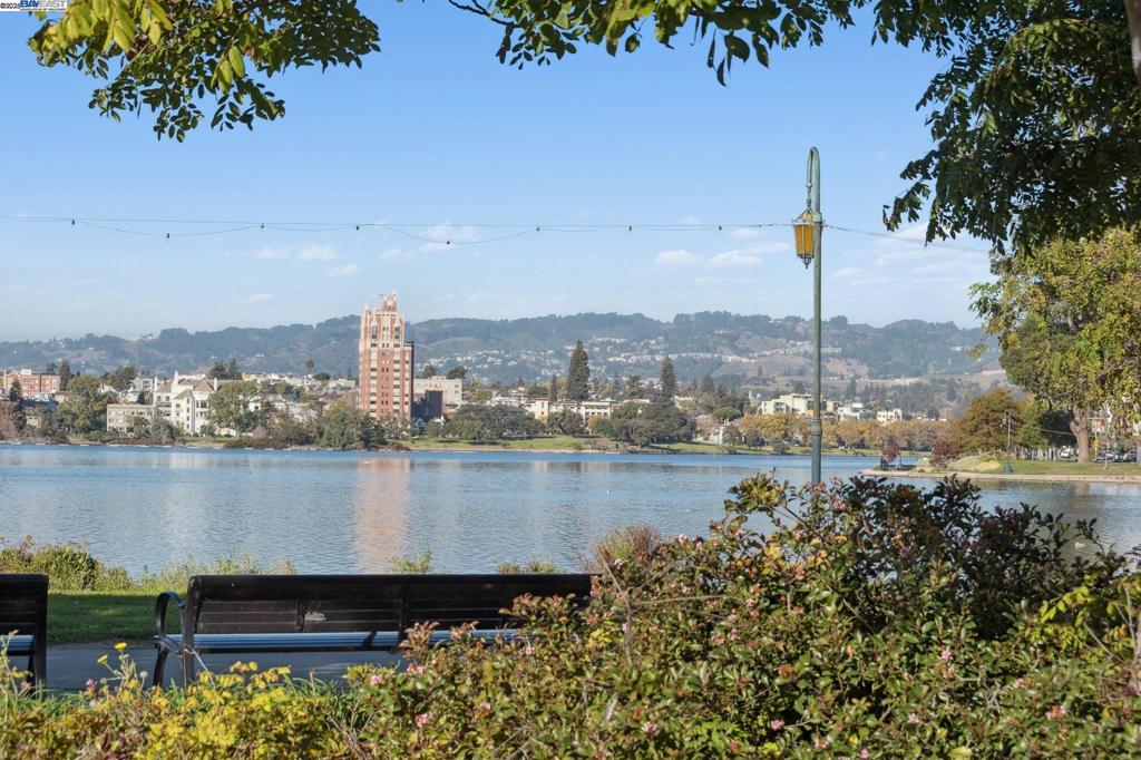 LAKE MERRITT - Residential Income