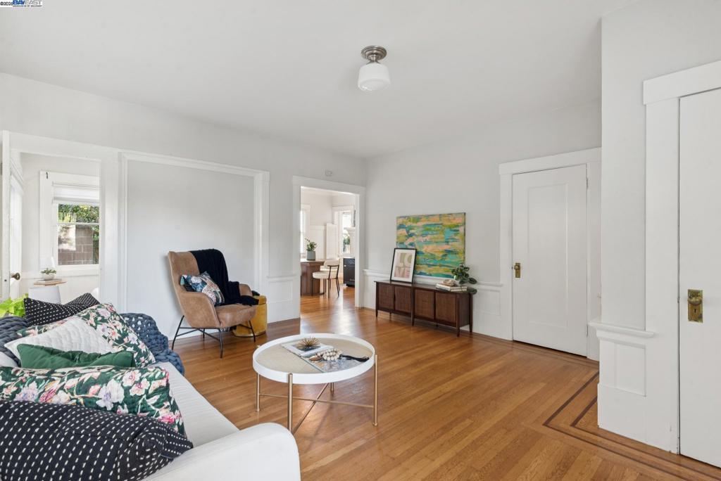 LAKE MERRITT - Residential Income