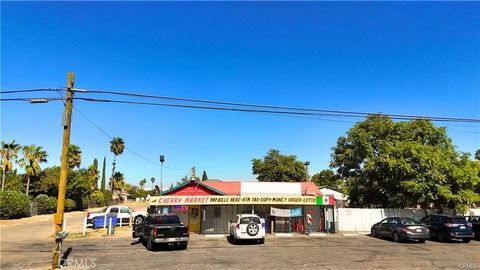 Photo of 3738 S Cherry Avenue, Fresno, CA 93706 (MLS # MC26058922)