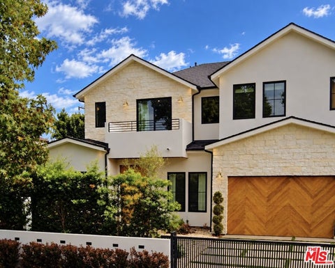 Photo of 11317 Valley Spring Lane, North Hollywood, CA 91602 (MLS # 26102949)