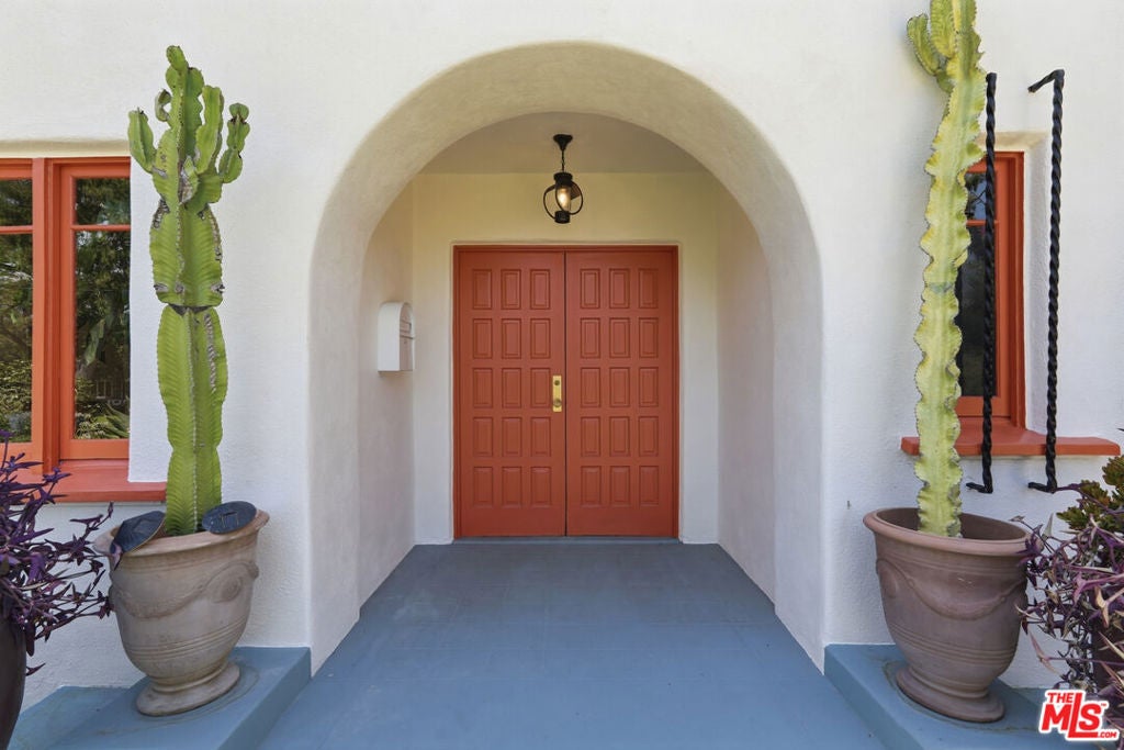 2011 Mar Vista Avenue