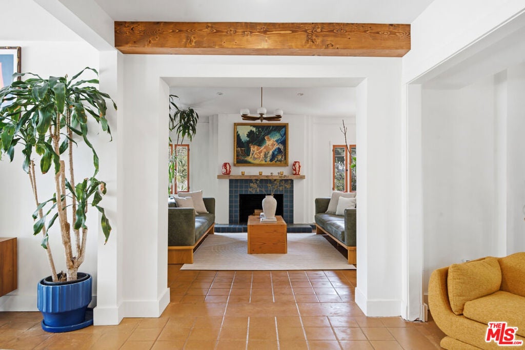 2011 Mar Vista Avenue, Altadena CA 91001