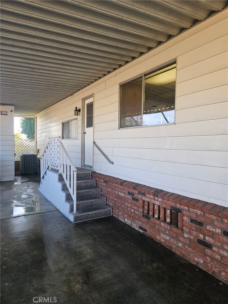 929 E Foothill Boulevard 91