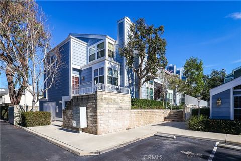 Photo of 884 Halyard, Newport Beach, CA 92663 (MLS # OC26007349)