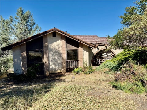 Photo of 17045 Squirrelhill RD, Hidden Valley Lake, CA 95467 (MLS # LC26114565)
