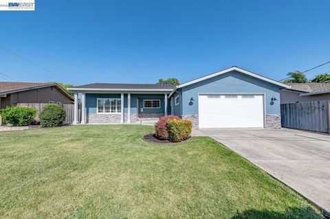 Photo of 6857 Penn Dr Dr, Dublin, CA 94568 (MLS # 41130874)