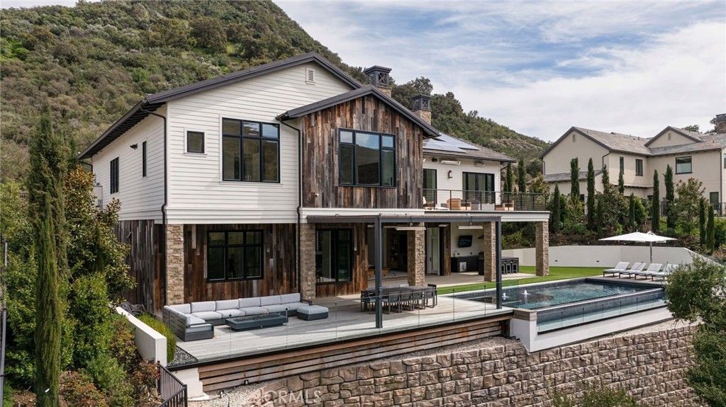 Photo of 2775 Calbourne Ln, Lake Sherwood, CA 91361 (MLS # SR25263077)