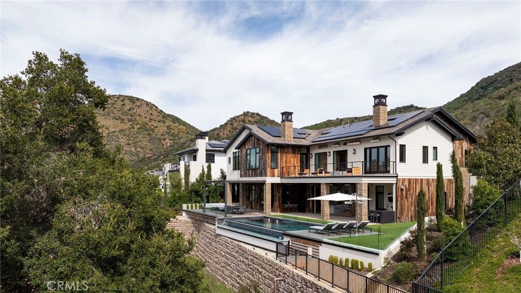 Photo of 2775 Calbourne Ln, Lake Sherwood, CA 91361 (MLS # SR25263077)