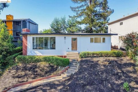 Photo of 3409 Wyman ST St, Oakland, CA 94619 (MLS # 41128998)