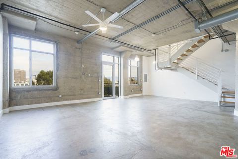 Photo of 825 E 4th Street #503, Los Angeles, CA 90013 (MLS # 26632103)
