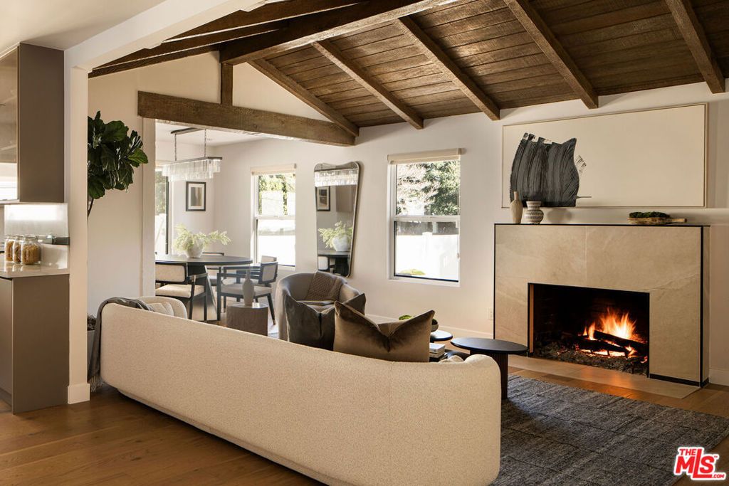 Photo of 4323 Irvine Avenue, Studio City, CA 91604 (MLS # 26633435)