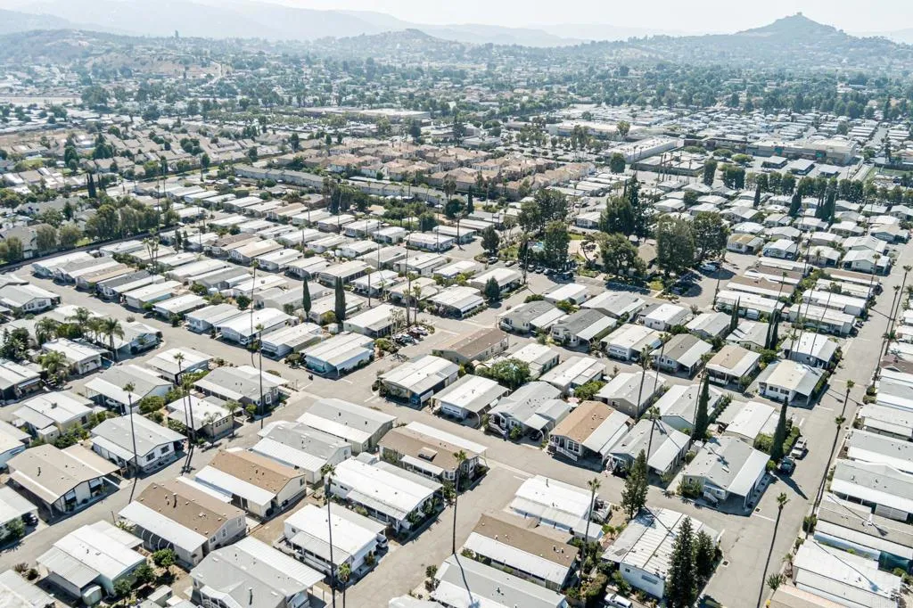 Escondido, California 92027, United States, 3 Bedrooms Bedrooms, ,2 BathroomsBathrooms,Residential,Active,189615