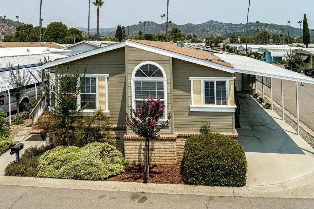 Escondido, California 92027, United States, 3 Bedrooms Bedrooms, ,2 BathroomsBathrooms,Residential,Active,189615