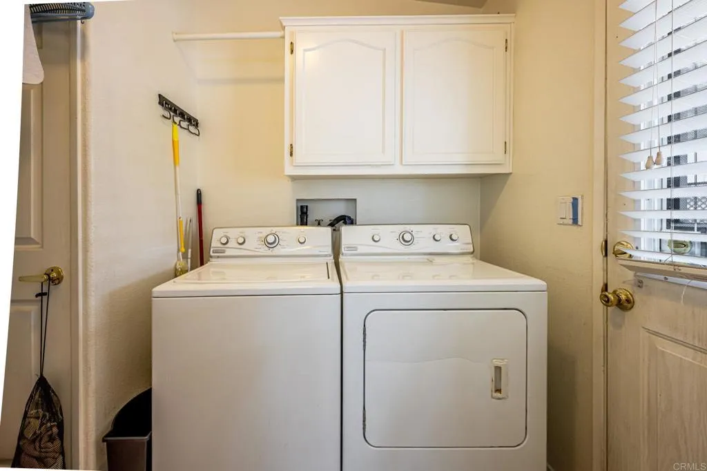 Escondido, California 92027, United States, 3 Bedrooms Bedrooms, ,2 BathroomsBathrooms,Residential,Active,189615