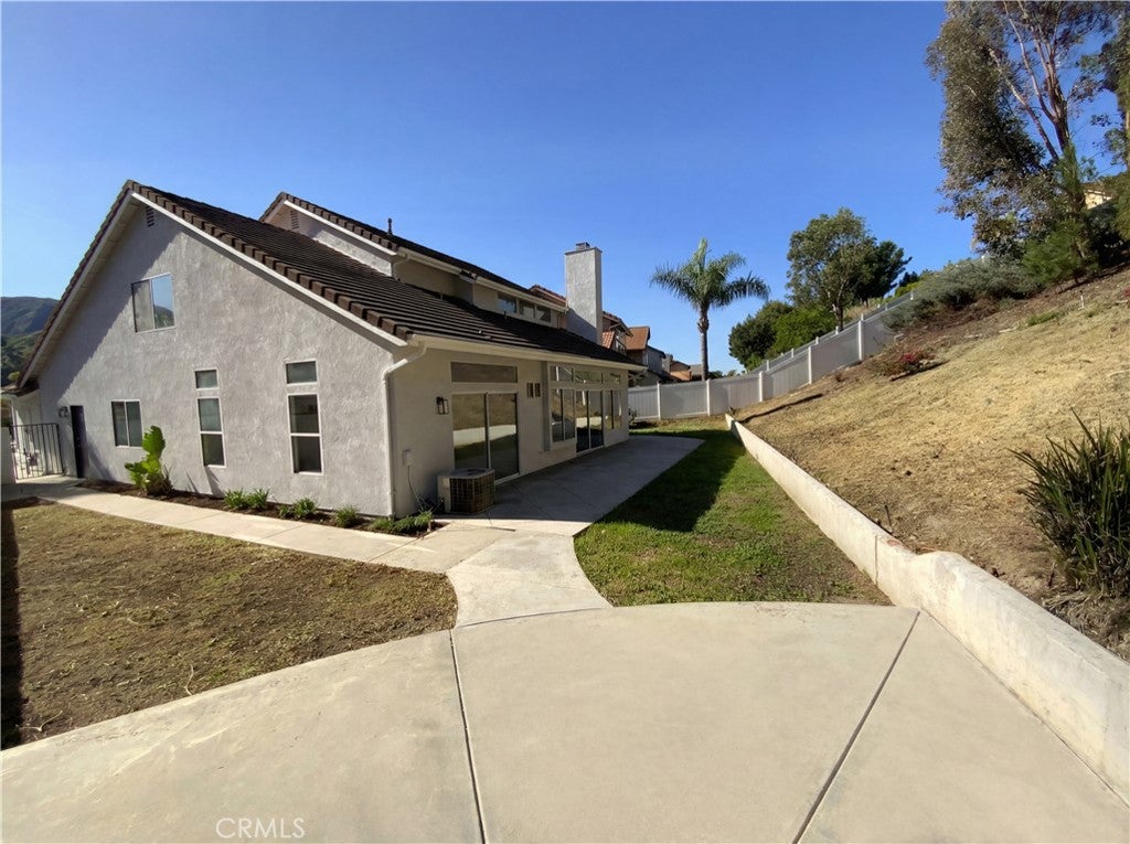 3303 Deaver