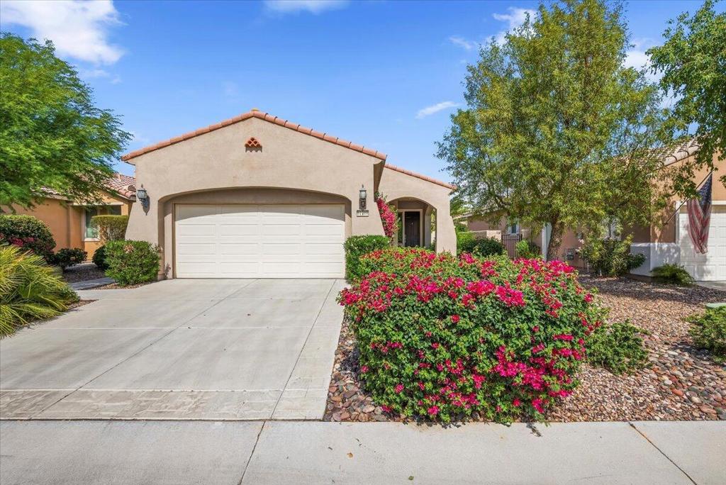 81708 Avenida De Baile