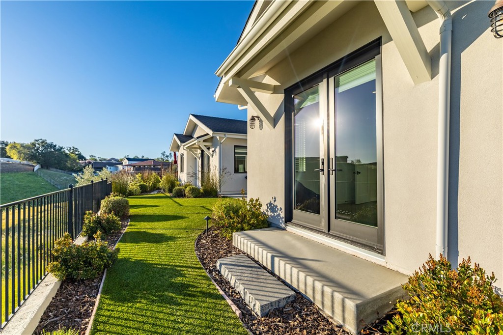 Paso Robles, California, 93446, United States, 4 Bedrooms Bedrooms, ,4 BathroomsBathrooms,Residential,Active,2027326