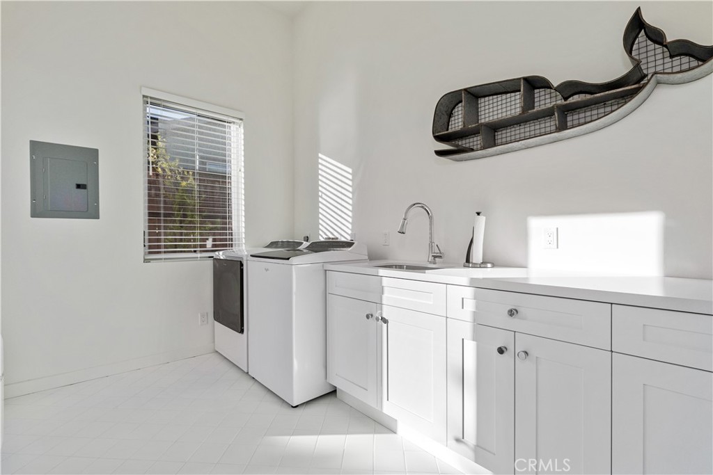 Paso Robles, California, 93446, United States, 4 Bedrooms Bedrooms, ,4 BathroomsBathrooms,Residential,Active,2027326