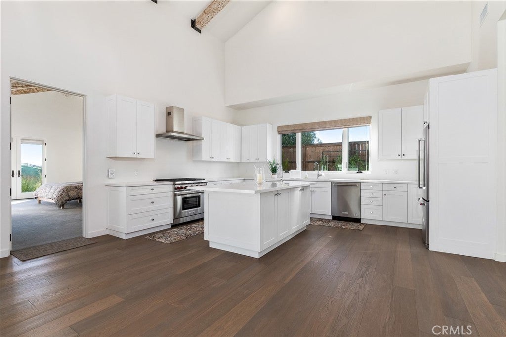 Paso Robles, California, 93446, United States, 4 Bedrooms Bedrooms, ,4 BathroomsBathrooms,Residential,Active,2027326