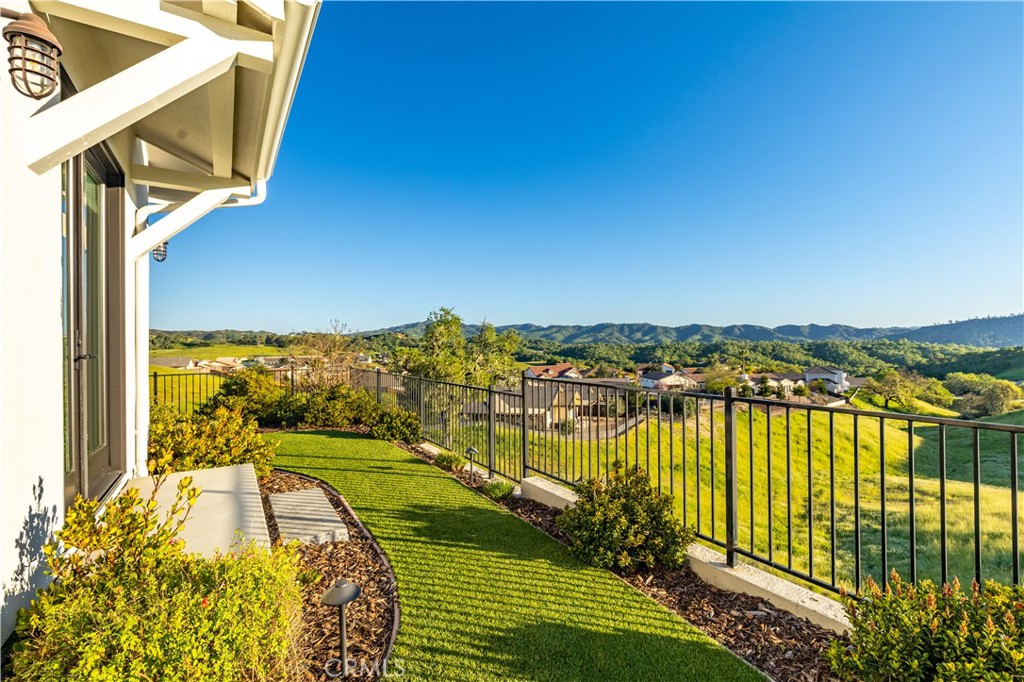 Paso Robles, California, 93446, United States, 4 Bedrooms Bedrooms, ,4 BathroomsBathrooms,Residential,Active,2027326