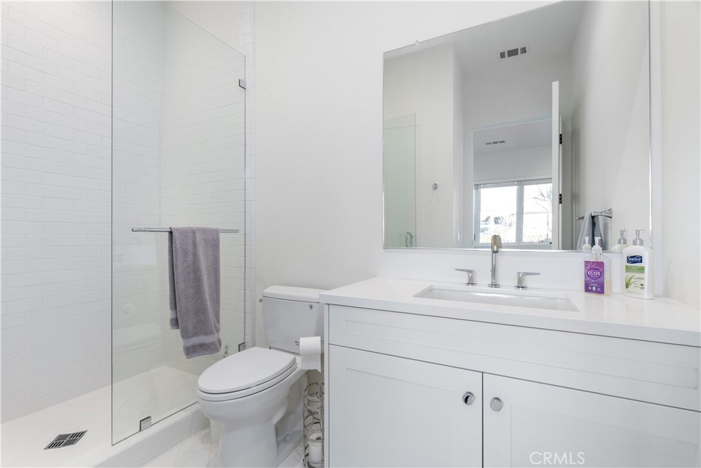 Paso Robles, California, 93446, United States, 4 Bedrooms Bedrooms, ,4 BathroomsBathrooms,Residential,Active,2027326