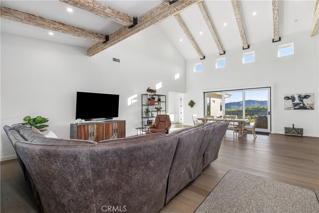 Paso Robles, California, 93446, United States, 4 Bedrooms Bedrooms, ,4 BathroomsBathrooms,Residential,Active,2027326