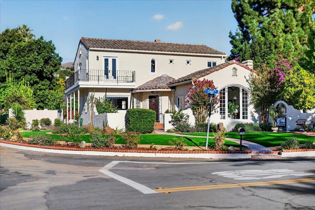398 Crest Drive