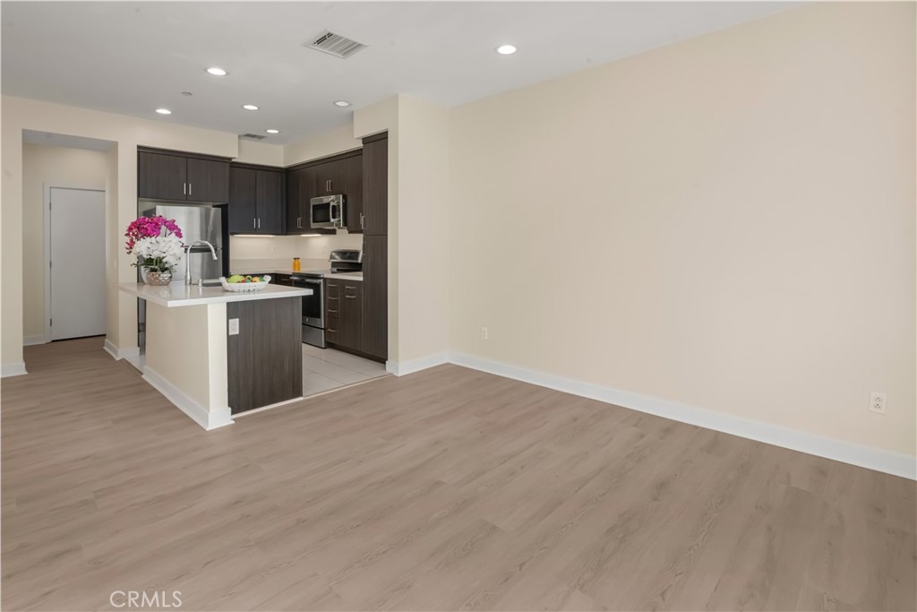 1013 Eucalipto Place