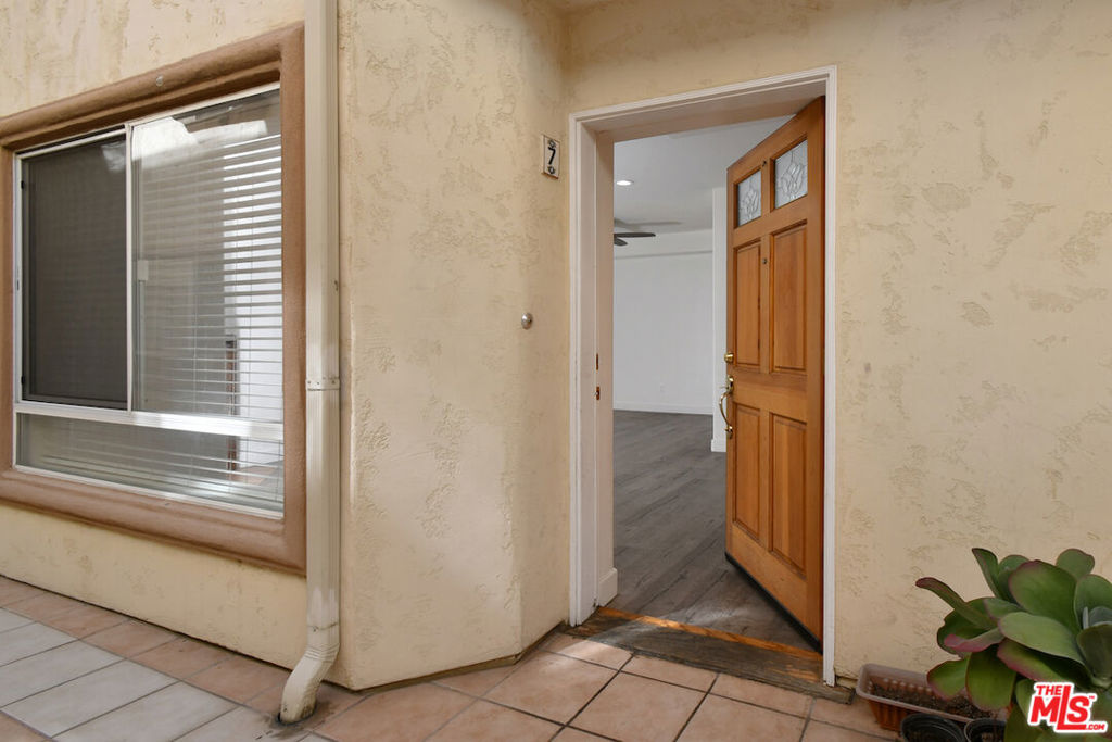 8800 Etiwanda Avenue 7