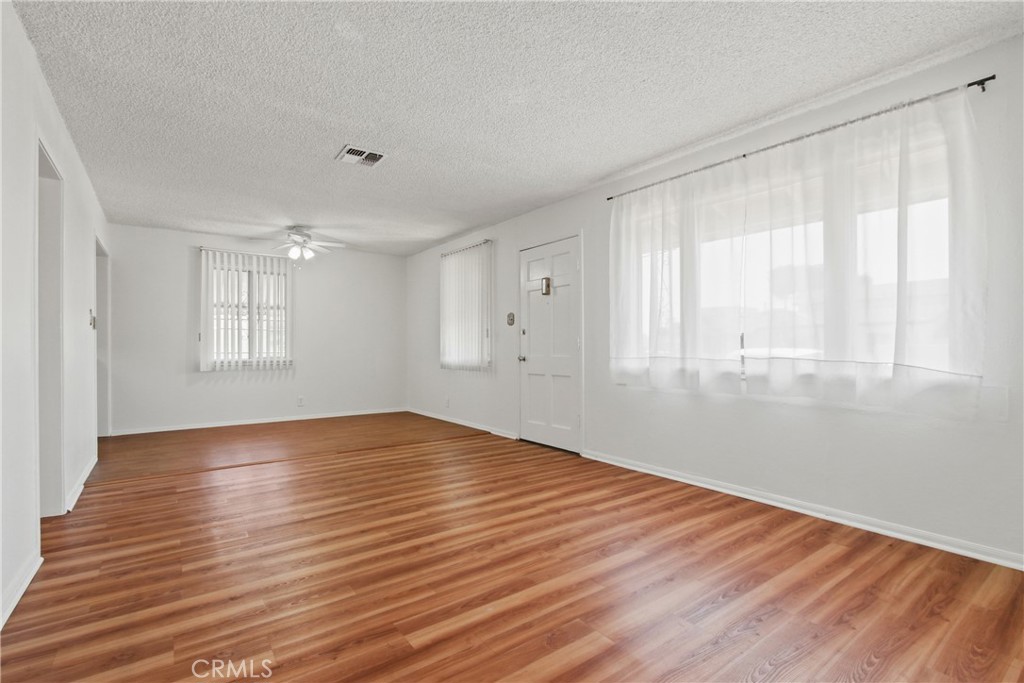 4441 W 145th