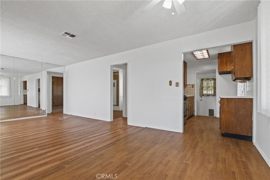 4441 W 145th