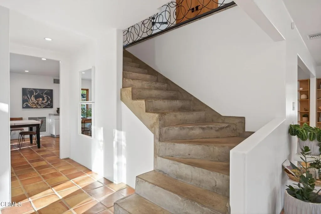 Ojai, California 93023, United States, 4 Bedrooms Bedrooms, ,5 BathroomsBathrooms,Residential,Active,221268