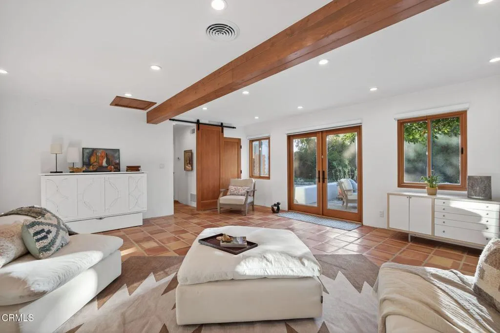 Ojai, California 93023, United States, 4 Bedrooms Bedrooms, ,5 BathroomsBathrooms,Residential,Active,221268