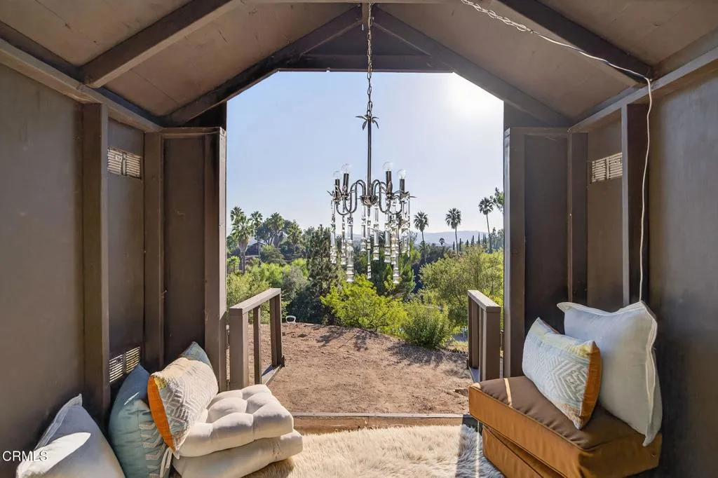 Ojai, California 93023, United States, 4 Bedrooms Bedrooms, ,5 BathroomsBathrooms,Residential,Active,221268