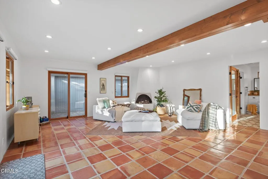 Ojai, California 93023, United States, 4 Bedrooms Bedrooms, ,5 BathroomsBathrooms,Residential,Active,221268