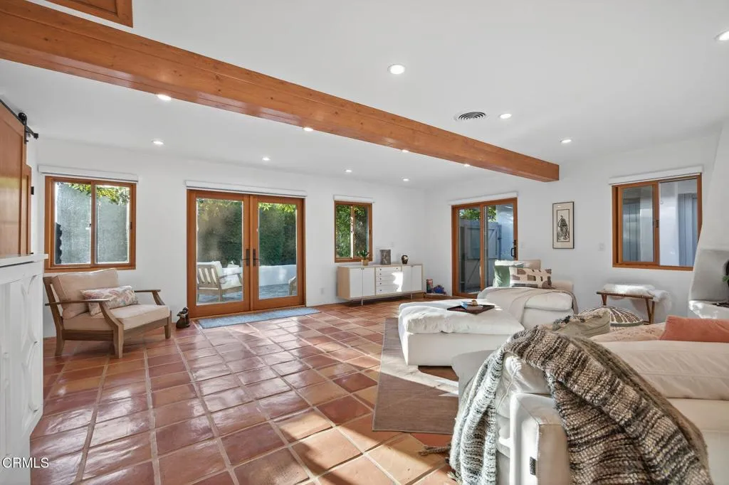 Ojai, California 93023, United States, 4 Bedrooms Bedrooms, ,5 BathroomsBathrooms,Residential,Active,221268