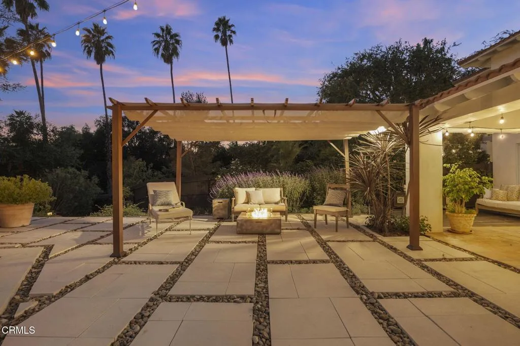 Ojai, California 93023, United States, 4 Bedrooms Bedrooms, ,5 BathroomsBathrooms,Residential,Active,221268