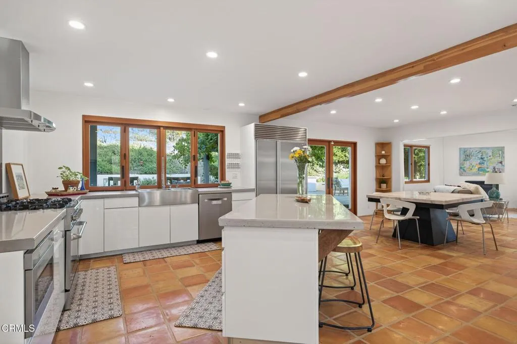 Ojai, California 93023, United States, 4 Bedrooms Bedrooms, ,5 BathroomsBathrooms,Residential,Active,221268