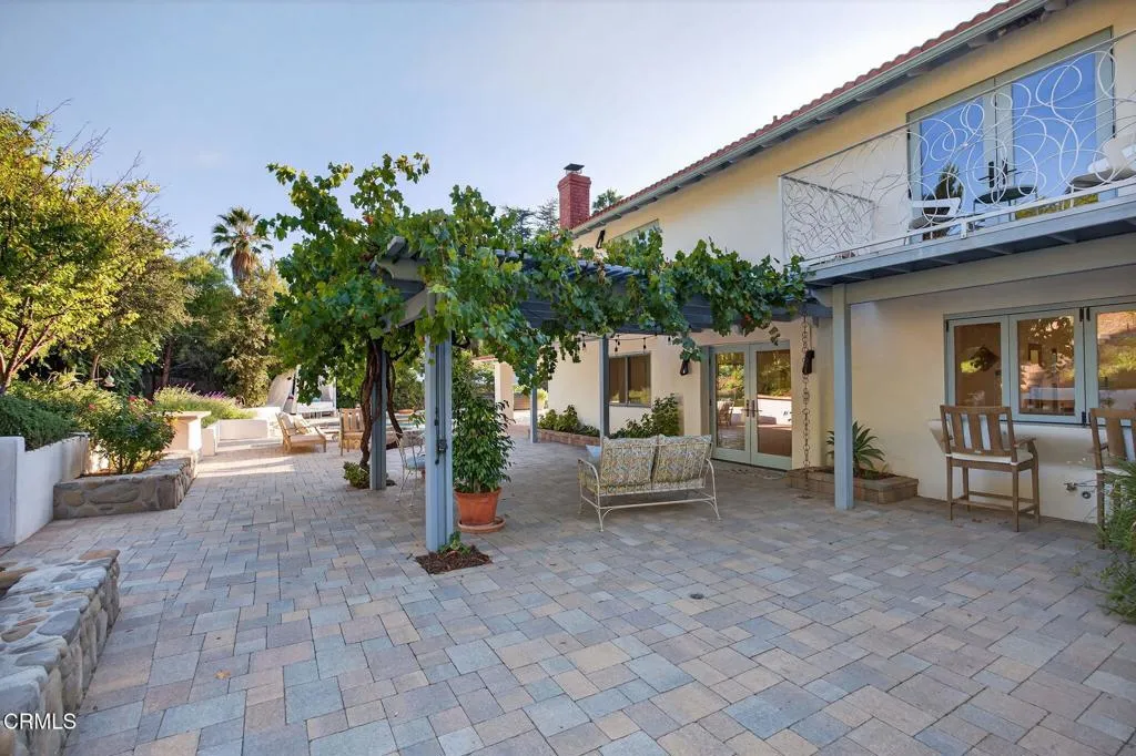 Ojai, California 93023, United States, 4 Bedrooms Bedrooms, ,5 BathroomsBathrooms,Residential,Active,221268