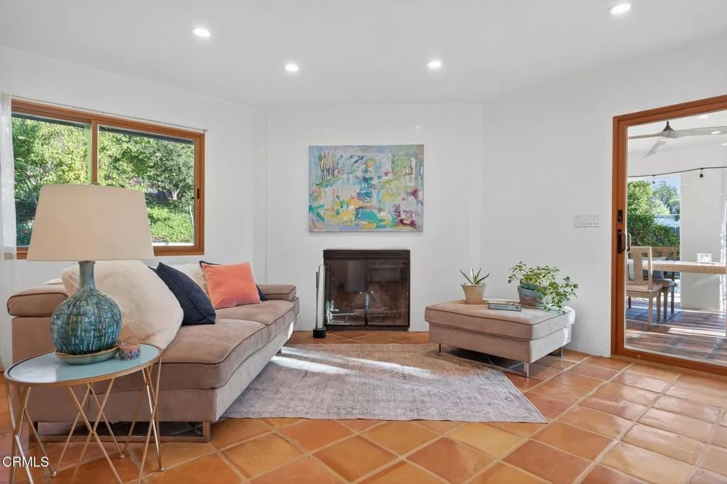 Ojai, California 93023, United States, 4 Bedrooms Bedrooms, ,5 BathroomsBathrooms,Residential,Active,221268